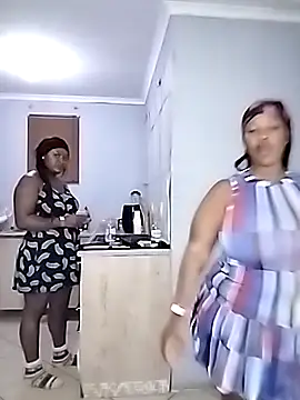 Snapshot of TheDoubleTrouble18xxx chatting on November 14, 2025, 8:45 pm TheDoubleTrouble18xxx online show from November 14, 2025, 8:45 pm