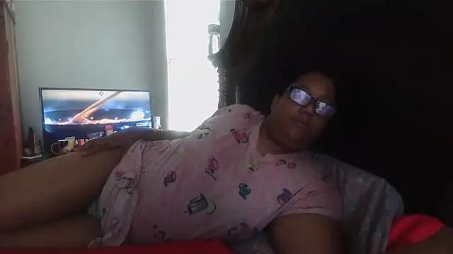 ebonyred online show from April 11, 2026, 1:04 pm