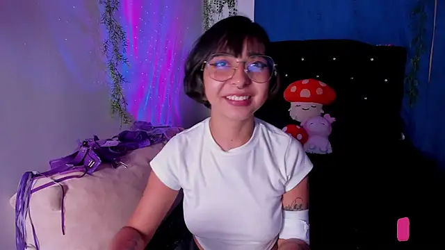 Snapshot of arysUwU chatting on February 15, 2025, 8:11 am arysUwU online show from February 15, 2025, 8:11 am