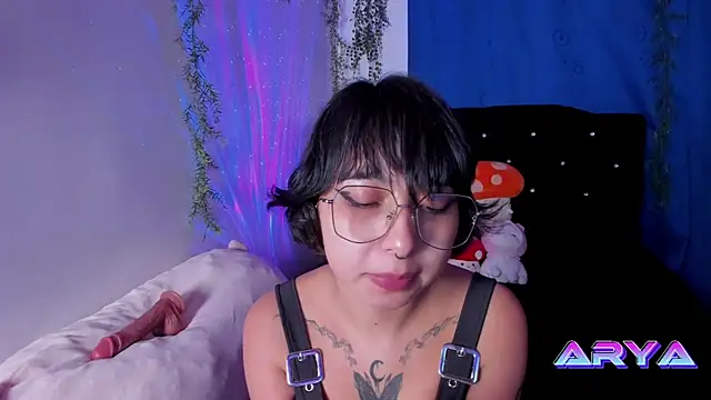 Snapshot of arysUwU chatting on February 22, 2025, 4:29 am arysUwU online show from February 22, 2025, 4:29 am