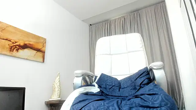 Snapshot of mariiana_murillo01 chatting on October 19, 2025, 4:32 pm mariiana murillo01 online show from October 19, 2025, 4:32 pm