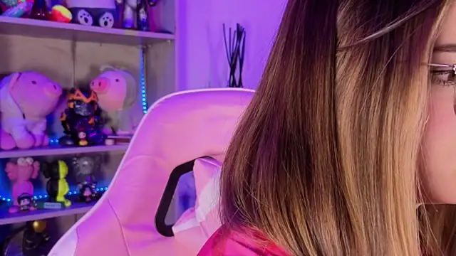 Snapshot of EmilyMiller_ chatting on February 10, 2026, 3:55 pm EmilyMiller online show from February 10, 2026, 3:55 pm