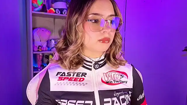 Snapshot of EmilyMiller_ chatting on May 27, 2026, 2:57 pm EmilyMiller online show from May 27, 2026, 2:57 pm