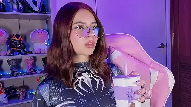 EmilyMiller  online show from November 1, 2025, 9:19 pm