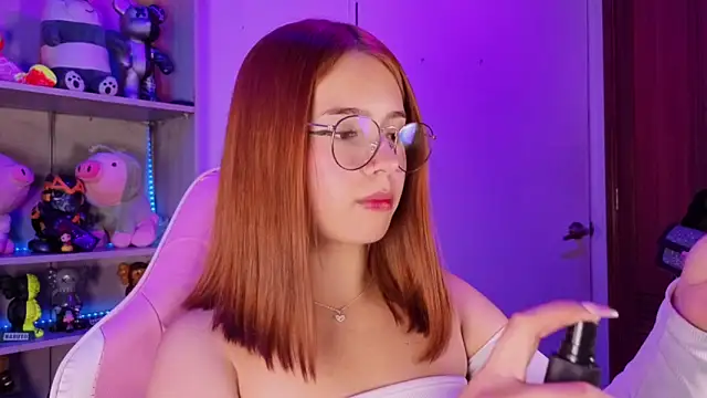 Snapshot of EmilyMiller_ chatting on January 17, 2026, 5:05 pm EmilyMiller online show from January 17, 2026, 5:05 pm