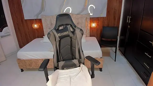 mia 18v online show from February 4, 2026, 8:04 pm