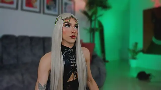 Taylor  foxxx online show from November 15, 2025, 6:06 am