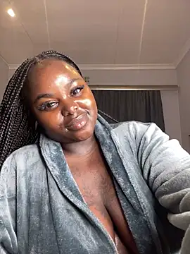 Honeycoco0211 online show from May 16, 2026, 2:10 am