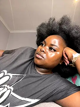 Snapshot of Honeycoco0211 chatting on December 4, 2025, 10:20 pm Honeycoco0211 online show from December 4, 2025, 10:20 pm