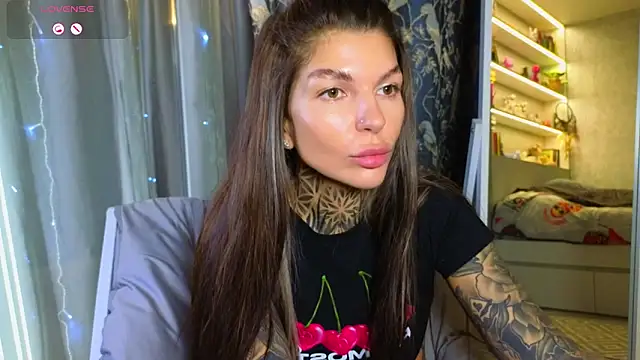 tattooedBabyy online show from January 18, 2026, 9:35 am