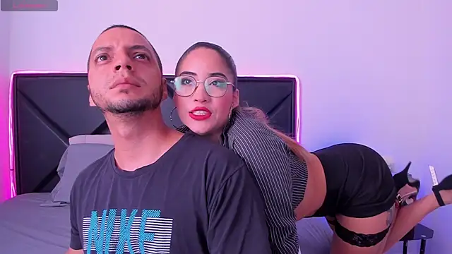 Snapshot of ScarlettAndClark chatting on October 10, 2025, 3:57 pm ScarlettAndClark online show from October 10, 2025, 3:57 pm