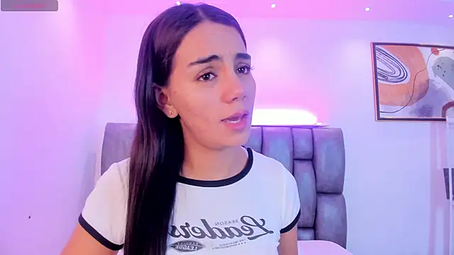 martina mancini online show from November 22, 2025, 12:48 pm