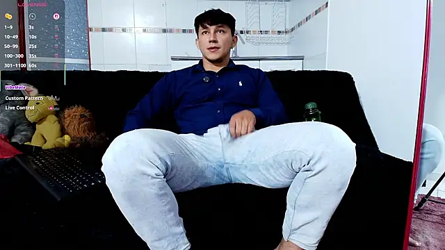 Snapshot of jacques_cardiet chatting on February 23, 2026, 2:39 pm jacques cardiet online show from February 23, 2026, 2:39 pm