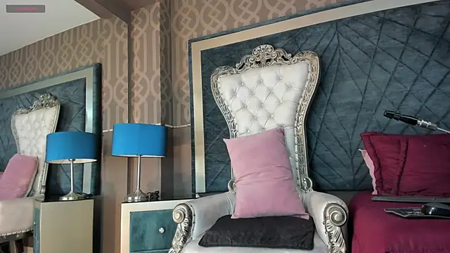 Janna Rousse  online show from September 26, 2025, 12:34 pm