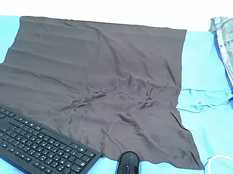 drowllie online show from April 16, 2026, 9:39 pm