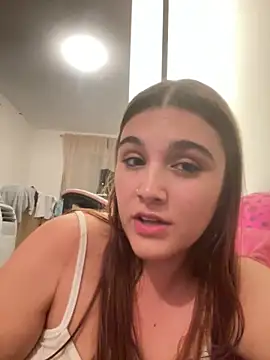 Magic-Smilee online show from September 28, 2025, 11:34 pm