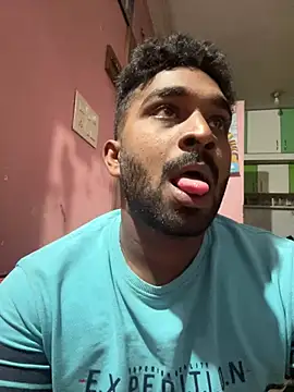 Snapshot of Handsomehunk_4U chatting on January 18, 2025, 4:42 pm Handsomehunk 4U online show from January 18, 2025, 4:42 pm