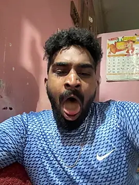 Snapshot of Handsomehunk_4U chatting on December 13, 2024, 4:16 pm Handsomehunk 4U online show from December 13, 2024, 4:16 pm