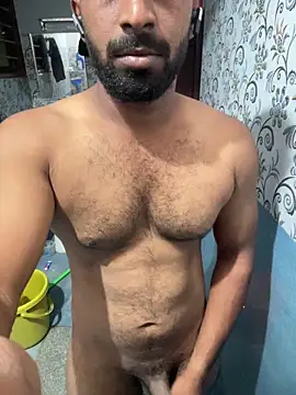 Snapshot of Handsomehunk_4U chatting on December 17, 2025, 4:45 pm Handsomehunk 4U online show from December 17, 2025, 4:45 pm