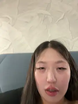 Snapshot of Aiko_Yumi chatting on January 26, 2025, 4:09 pm Aiko Yumi online show from January 26, 2025, 4:09 pm