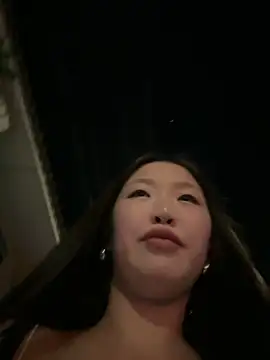 Snapshot of Aiko_Yumi chatting on December 29, 2024, 4:18 pm Aiko Yumi online show from December 29, 2024, 4:18 pm