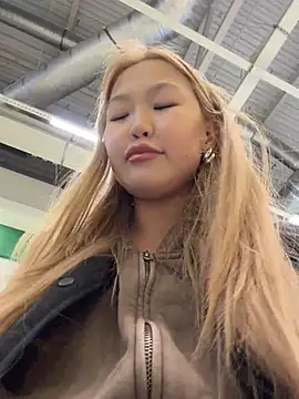 Aiko Yumi online show from April 10, 2026, 3:41 pm