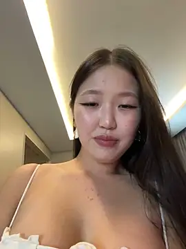 Snapshot of Aiko_Yumi chatting on December 31, 2024, 11:42 am Aiko Yumi online show from December 31, 2024, 11:42 am