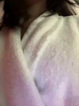 Snapshot of Aiko_Yumi chatting on September 21, 2025, 9:53 pm Aiko Yumi online show from September 21, 2025, 9:53 pm