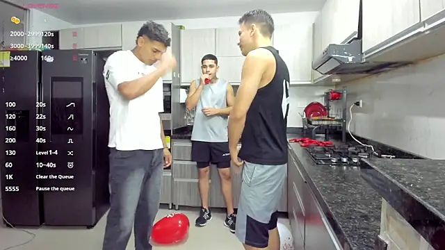 Snapshot of badguyss_bisex chatting on September 20, 2025, 11:15 am badguyss bisex online show from September 20, 2025, 11:15 am