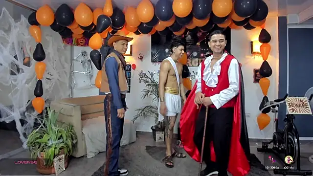 Snapshot of badguyss_bisex chatting on October 31, 2025, 11:29 am badguyss bisex online show from October 31, 2025, 11:29 am