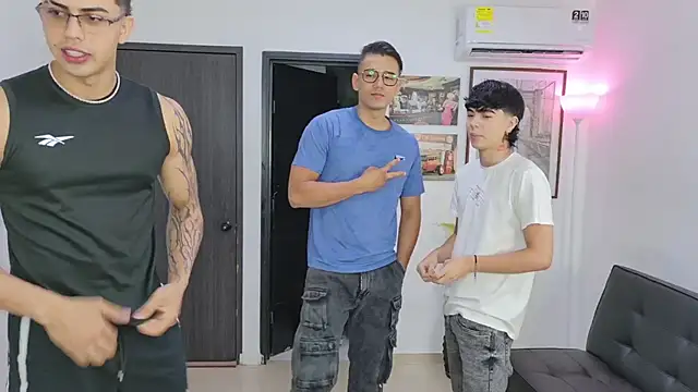 badguyss bisex online show from May 28, 2026, 11:16 am