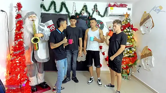 Snapshot of badguyss_bisex chatting on December 18, 2025, 11:36 am badguyss bisex online show from December 18, 2025, 11:36 am