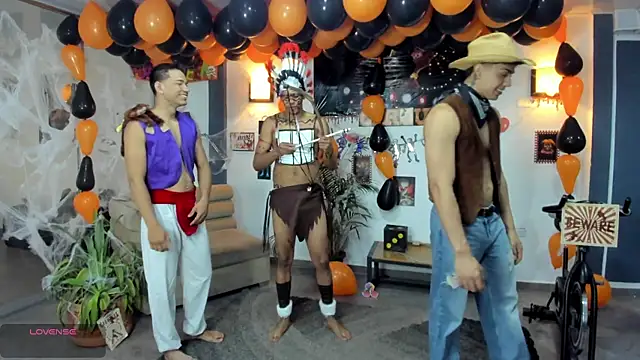 Snapshot of badguyss_bisex chatting on October 30, 2025, 11:30 am badguyss bisex online show from October 30, 2025, 11:30 am