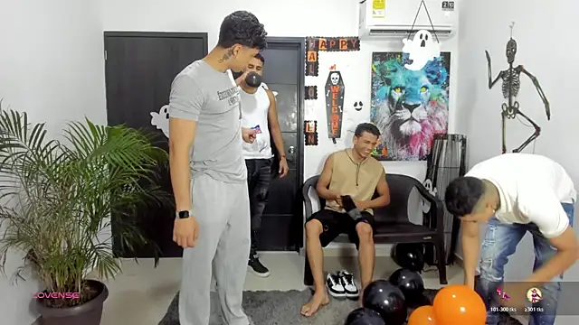 Snapshot of badguyss_bisex chatting on October 21, 2025, 11:09 am badguyss bisex online show from October 21, 2025, 11:09 am