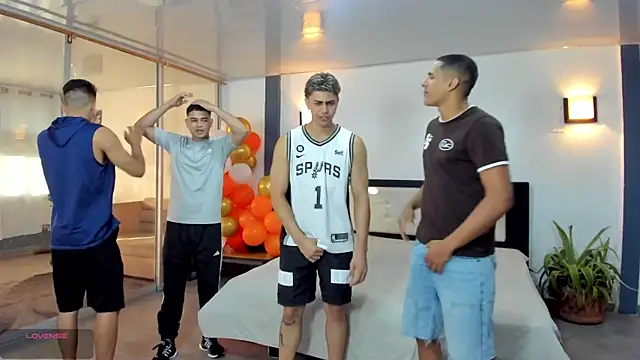 Snapshot of badguyss_bisex chatting on November 23, 2025, 11:31 am badguyss bisex online show from November 23, 2025, 11:31 am