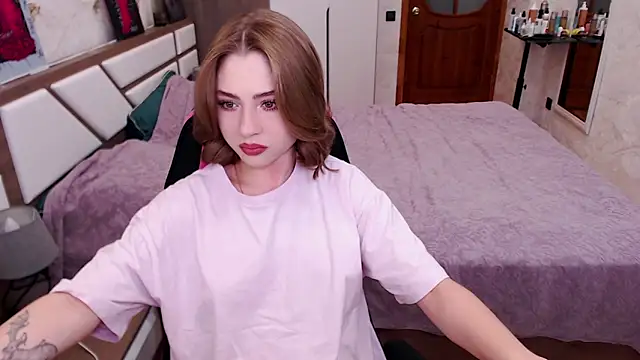 Snapshot of Tessa_Walker chatting on October 5, 2025, 9:55 am Tessa Walker online show from October 5, 2025, 9:55 am