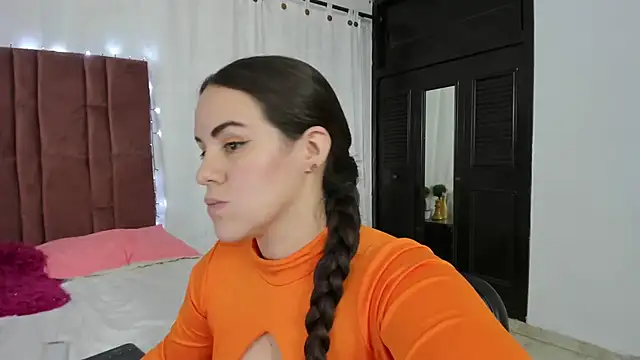 AURORA FRANKLIN online show from March 5, 2025, 4:46 pm