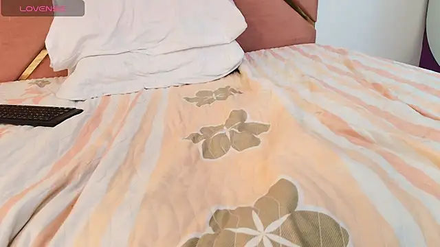 Snapshot of candyfox87 chatting on February 11, 2025, 6:08 am candyfox87 online show from February 11, 2025, 6:08 am