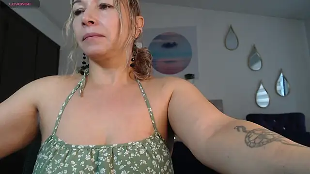 Ingridbergman online show from July 14, 2026, 1:17 pm