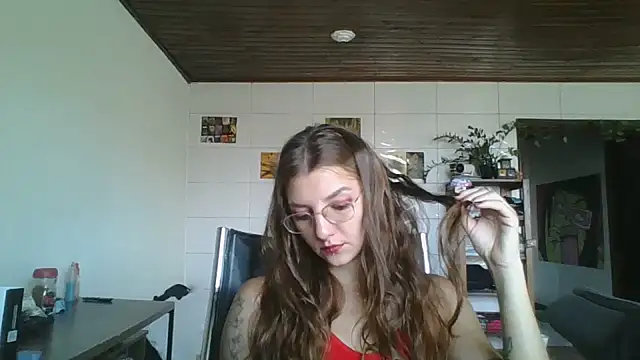 SweetyBabyDemon online show from April 10, 2026, 1:40 pm