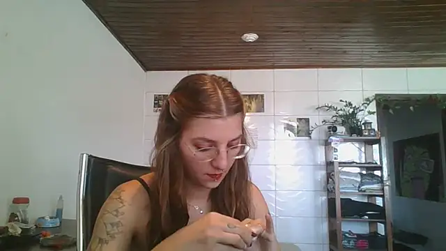 SweetyBabyDemon online show from April 18, 2026, 1:24 pm