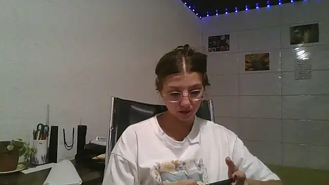 SweetyBabyDemon online show from April 1, 2026, 11:01 pm