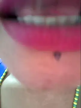 gatadeojosclaros online show from April 17, 2026, 1:41 am