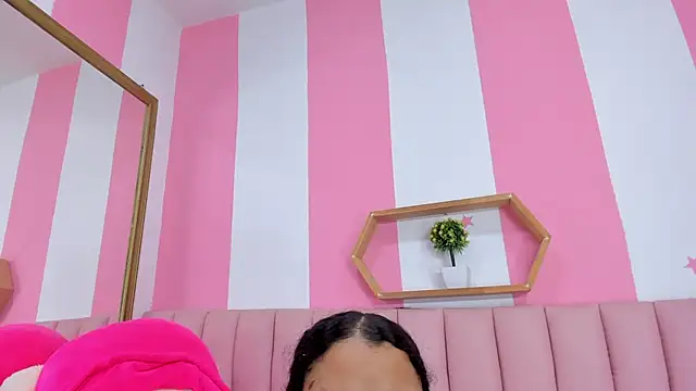 ISABELLA 020 online show from March 6, 2026, 11:49 am