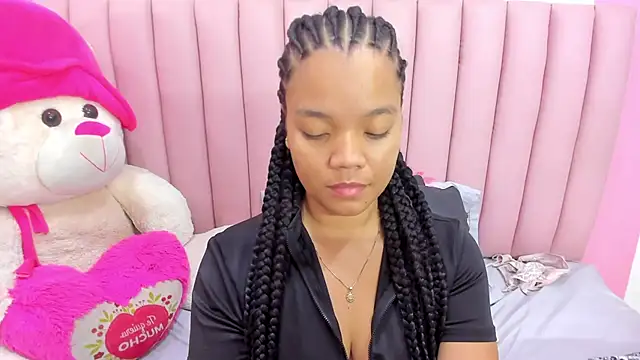 ISABELLA 020 online show from April 10, 2026, 1:18 pm