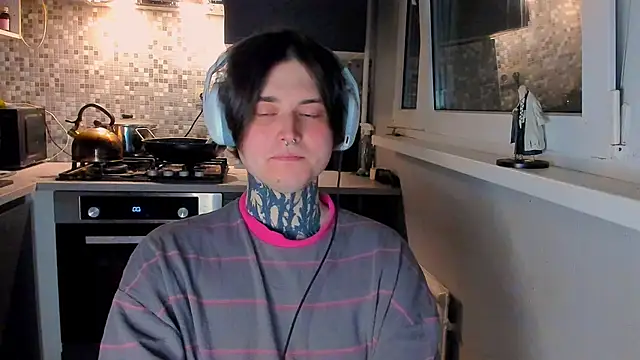  torfin  online show from February 23, 2026, 9:59 pm