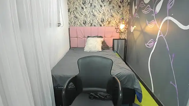 EmmaaEvans  online show from January 31, 2025, 11:56 am