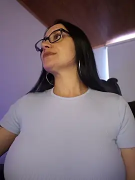 preetypeach online show from March 23, 2026, 9:03 pm