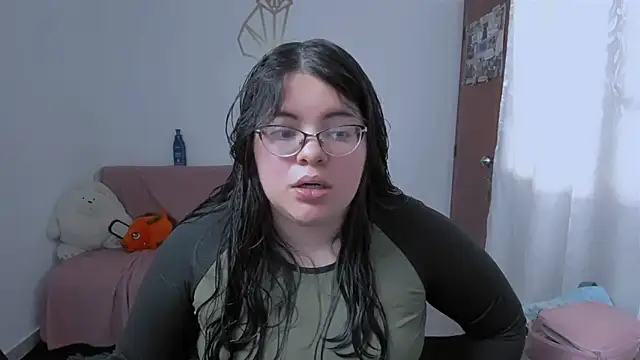 Snapshot of Aria_Fullbuster chatting on December 16, 2025, 9:19 pm Aria Fullbuster online show from December 16, 2025, 9:19 pm