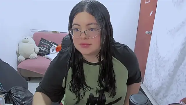 Snapshot of Aria_Fullbuster chatting on November 4, 2025, 9:18 pm Aria Fullbuster online show from November 4, 2025, 9:18 pm